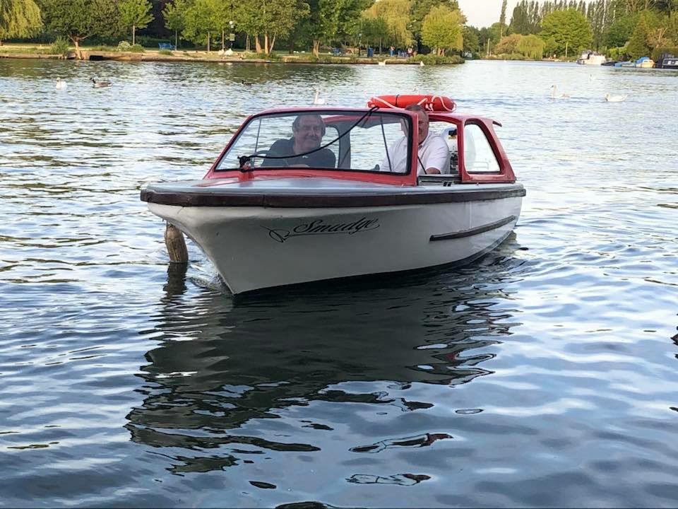 Thames Motor Boat Hire - Slide One