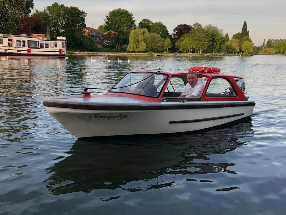 Thames Motor Boat Hire - Slide Two